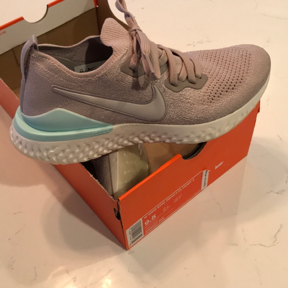 Nike Epic React Flyknit 2